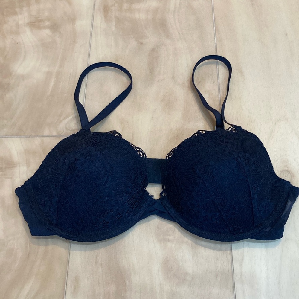 GILLY Hicks lightly lined plunge